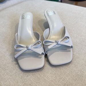 Elegant White Bow Slip-On Sandals